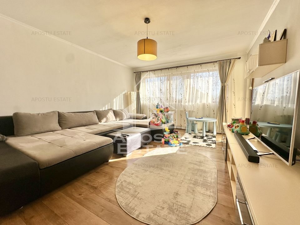 Apartament cu 3 camere si 2 bai in Giroc la asfalt.