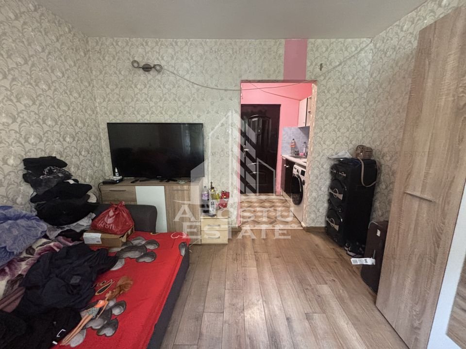 Garsoniera in zona UMT, ideal investitie, parter