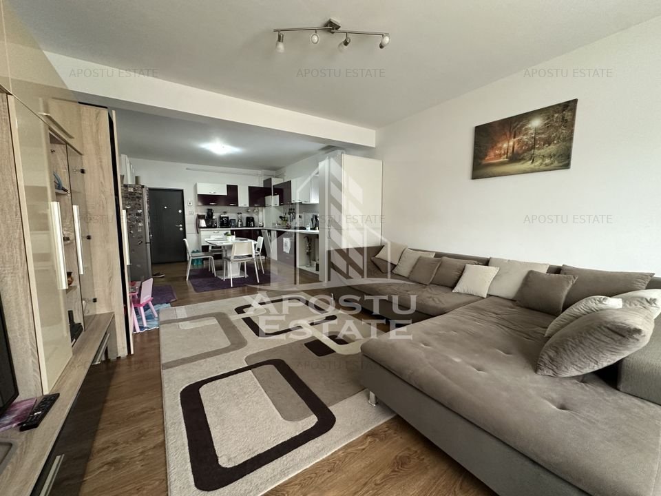 Apartament cu 3 camere si 2 bai la etaj intermediar in Giroc la asfalt