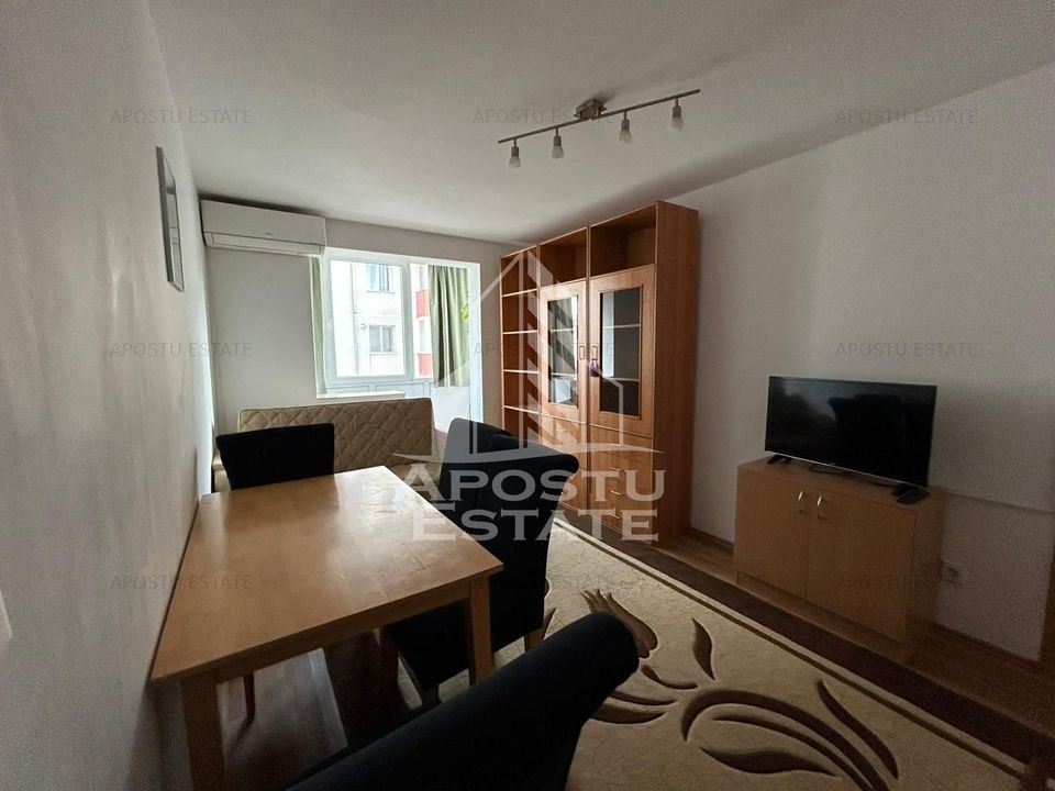 Apartament cu 3 camere, semidecomandat, mobilat si utilat, Girocului