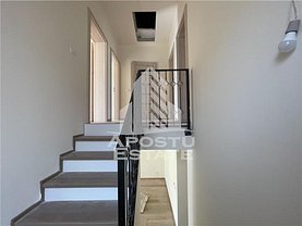 Casa de vânzare 4 camere, în Dumbrăviţa, zona Central