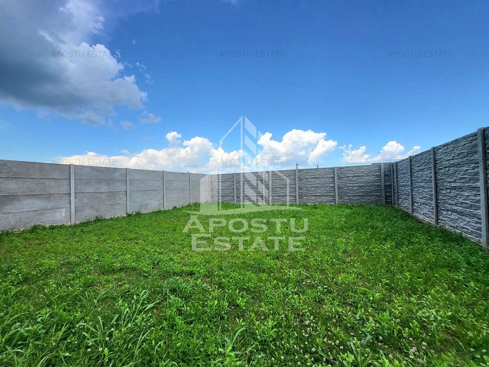 Jumatate de duplex pe parter cu 3 camere si 2 bai, finalizat, Sag