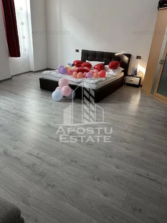 Casa la curte comuna, Locuri de Parcare