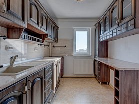 Apartament de vânzare 2 camere, în Rosu