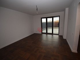Apartament de vânzare sau de închiriat 4 camere, în Bucureşti, zona Băneasa