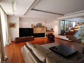 Casa de vânzare sau de închiriat 7 camere, în Bucuresti, zona Damaroaia