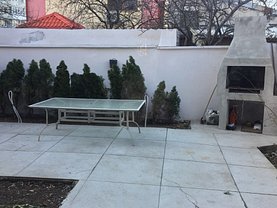 Casa de vânzare 7 camere, în Bucureşti, zona Domenii