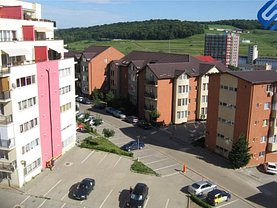 Apartament de vânzare 3 camere, în Cluj-Napoca, zona Baciu