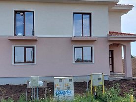 Casa de vânzare 5 camere, în Dumbrăviţa
