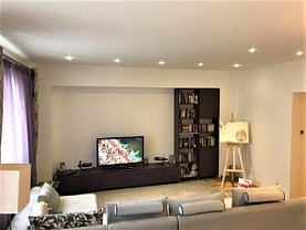 Apartament de vânzare 3 camere, în Bucuresti, zona Vitan Mall