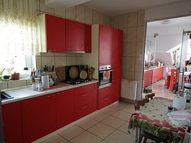 Casa de vânzare 5 camere, în 1 Decembrie