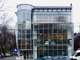 Vânzare spaţiu comercial