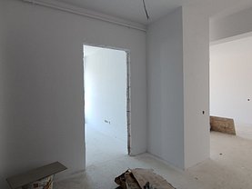 Apartament de vânzare 3 camere, în Floresti