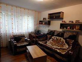 Apartament de vânzare 3 camere, în Bacau, zona Alecu Russo