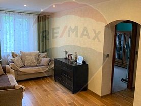 Apartament de vânzare 3 camere, în Bacău, zona Central