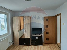 Apartament de închiriat 2 camere, în Bacau, zona Cornisa