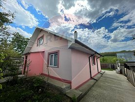 Casa de vânzare 4 camere, în Damienesti