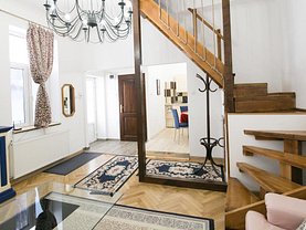 Apartament de închiriat 3 camere, în Braşov, zona Centrul Istoric