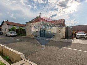 Casa de vânzare 4 camere, în Petreşti