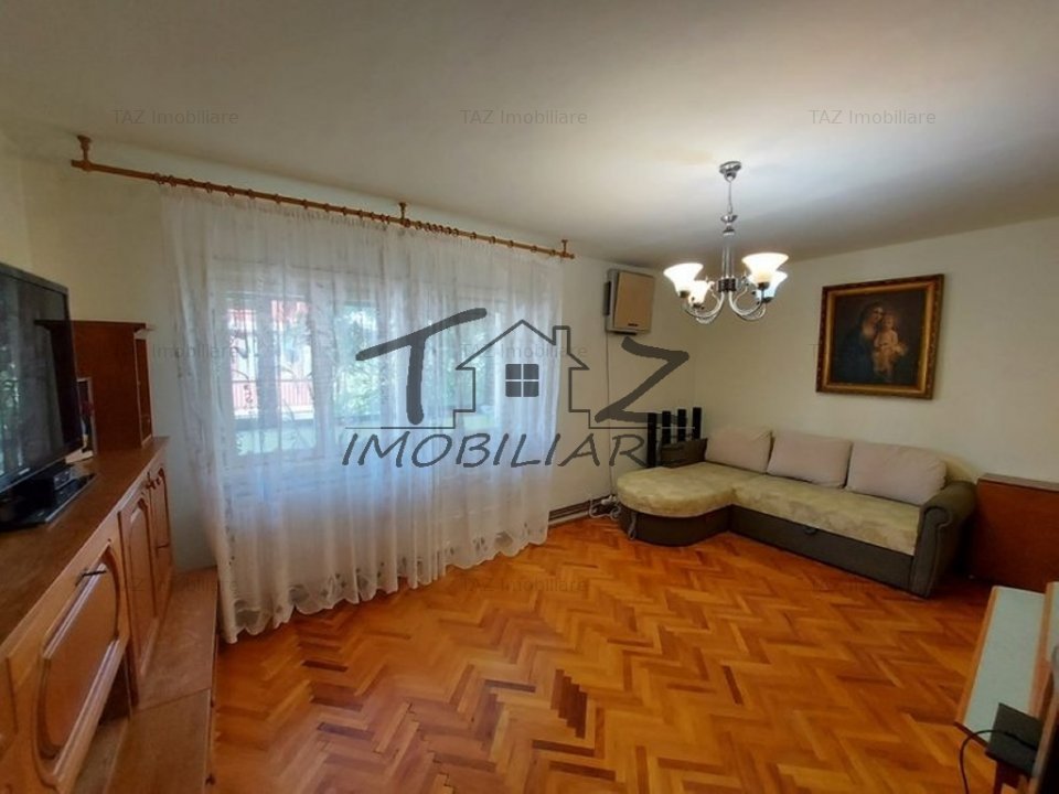 Bucovina - Apartament 4 Camere decomandat - imaginea 1