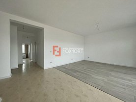 Apartament de vânzare 3 camere, în Dumbrăviţa, zona Exterior Nord
