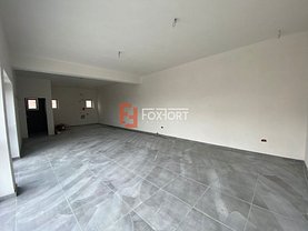 Vânzare spaţiu comercial