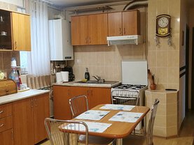 Apartament de vânzare 3 camere, în Târgu Mureş, zona Dâmbu Pietros