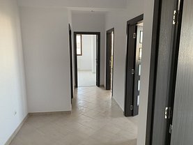 Apartament de vânzare 3 camere, în Bucureşti, zona Militari