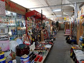 Închiriere spaţiu comercial