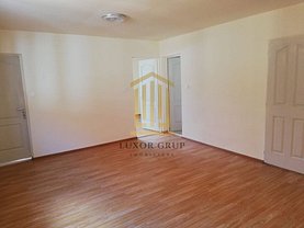 Casa de închiriat 5 camere, în Sibiu, zona Central