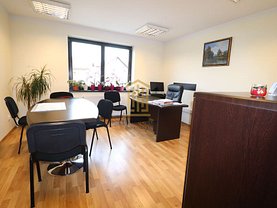 Casa de vânzare 4 camere, în Sibiu, zona Calea Dumbrăvii