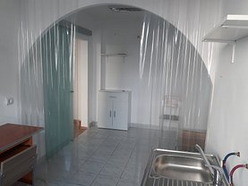 Apartament de închiriat 2 camere, în Piatra-Neamt, zona Precista