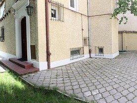 Casa de vânzare 7 camere, în Bucuresti, zona Primaverii