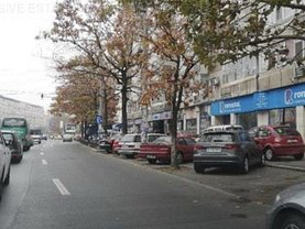 Vânzare spaţiu comercial