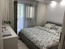 Apartament de vânzare 4 camere, în Bucuresti, zona Berceni
