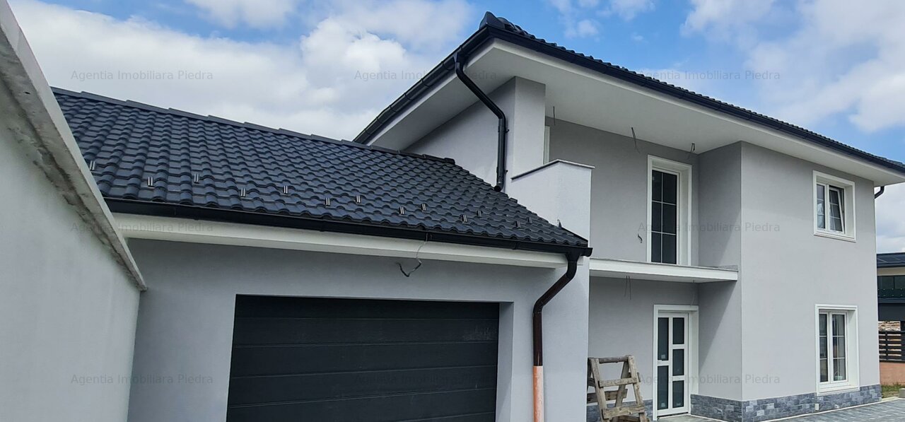 Vand vila individuala situata la iesirea din Cisnadioara