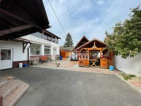 Casa de vânzare 7 camere, în Cristian