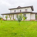 Casa de vânzare 10 camere, în Dragomireşti-Deal, zona Central