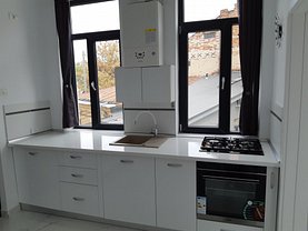 Garsonieră de închiriat, în Bucureşti, zona Unirii