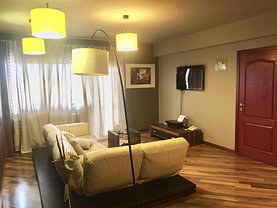Apartament de vânzare sau de închiriat 4 camere, în Târgovişte, zona Nord-Vest