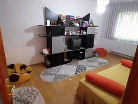 Apartament de vânzare 3 camere, în Târgovişte, zona Sud-Vest