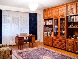 Casa de vânzare sau de închiriat 7 camere, în Târgovişte, zona Nord