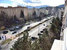 Apartament de vânzare 3 camere, în Braşov, zona Centrul Civic
