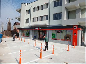 Vânzare spaţiu comercial