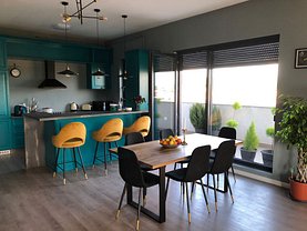 Penthouse de vânzare 3 camere în Bistrita, Cetatii