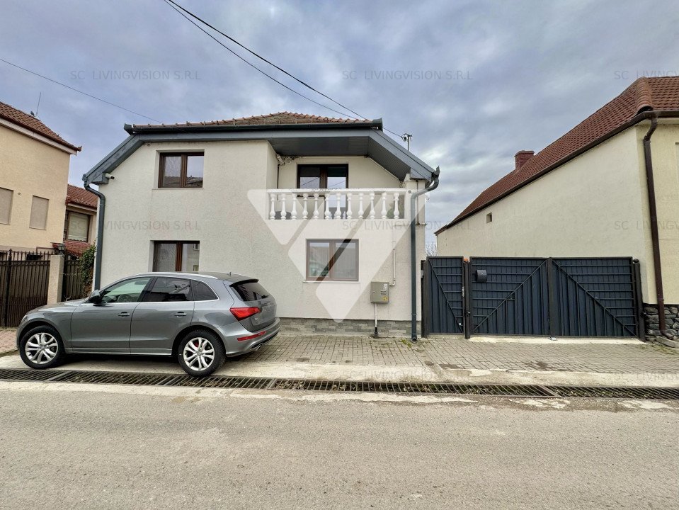 Casa renovata 6 camere 3 bai si teren 1115 mp in Sura Mica Sibiu