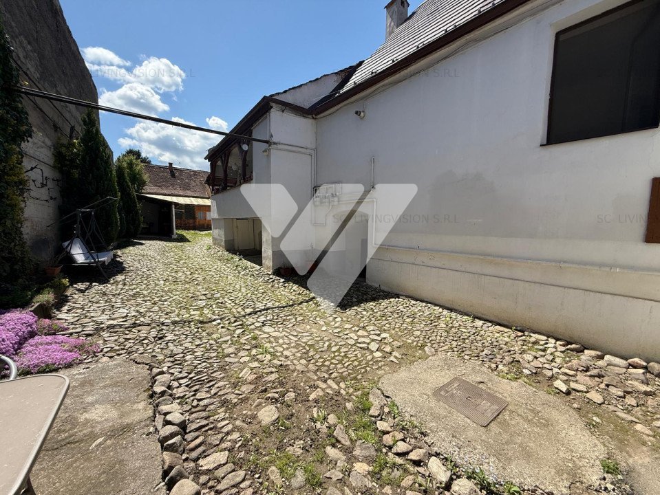 Casa de vanzare 2 camere si teren 277 mp - Cisnadie Sibiu