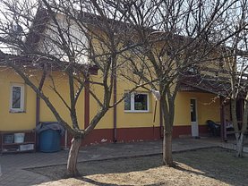 Casa de vânzare 7 camere, în Plopşoru