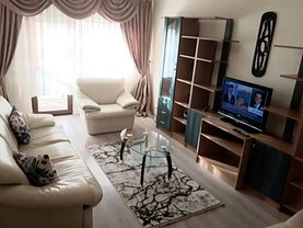 Apartament de închiriat 3 camere, în Constanţa, zona Trocadero