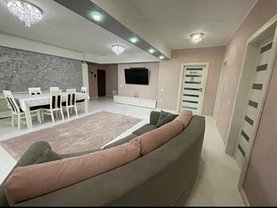 Apartament de vânzare 4 camere, în Constanţa, zona Km 5